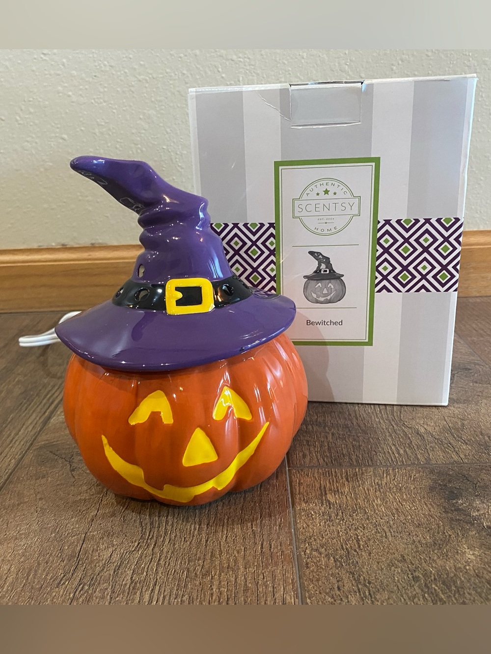EUC Scentsy Bewitched Purple Witch Hat & Orange Jack-O'-Lantern Warmer-Retired